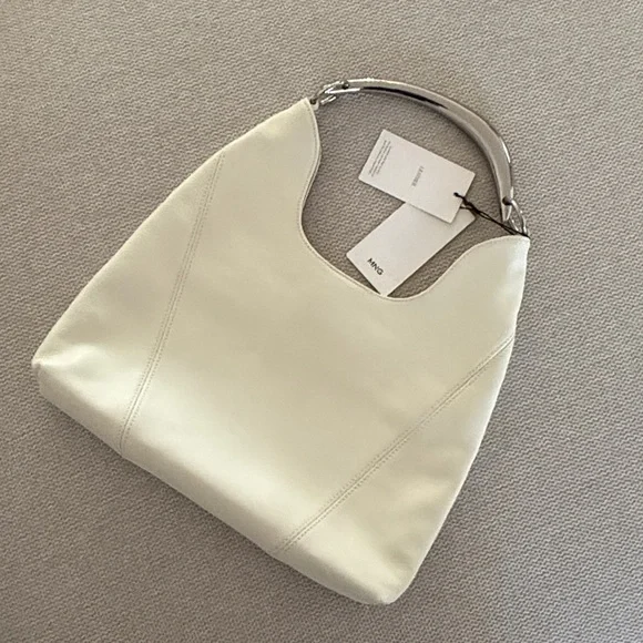 NWT Mango LEATHER SHOULDER BAG WITH
METAL HANDLE - Picture 3 of 9